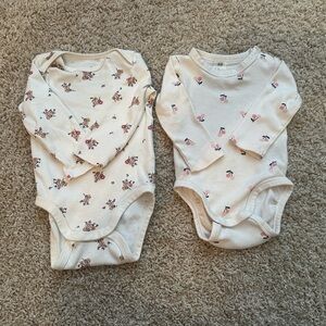 2 baby Long sleeves onesies